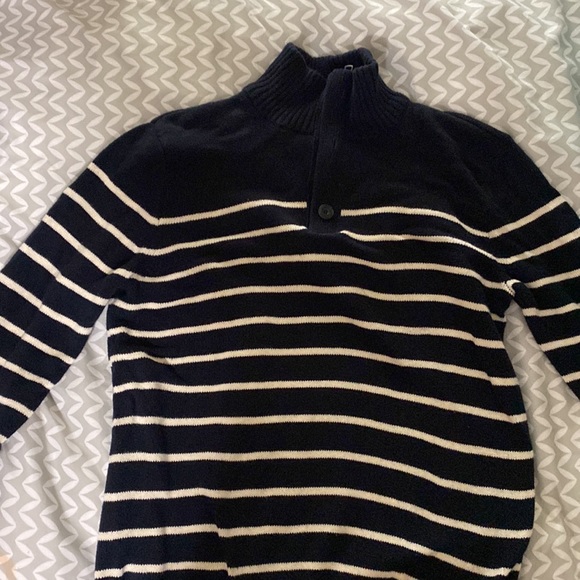 American Eagle Outfitters sweater - Picture 5 of 10